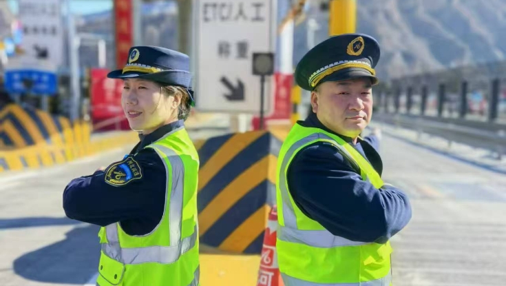【河北省交通运输厅】张涿高速百里峡收费站做好开山节期间保畅工作